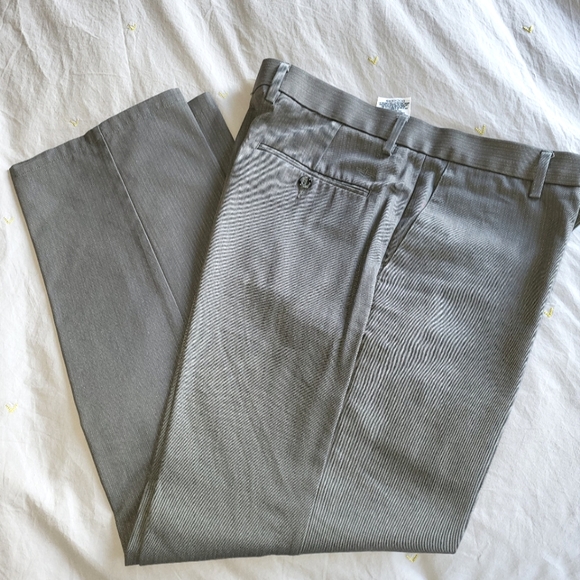 Dockers Signature Khakis GREY 34-30 - Picture 1 of 6
